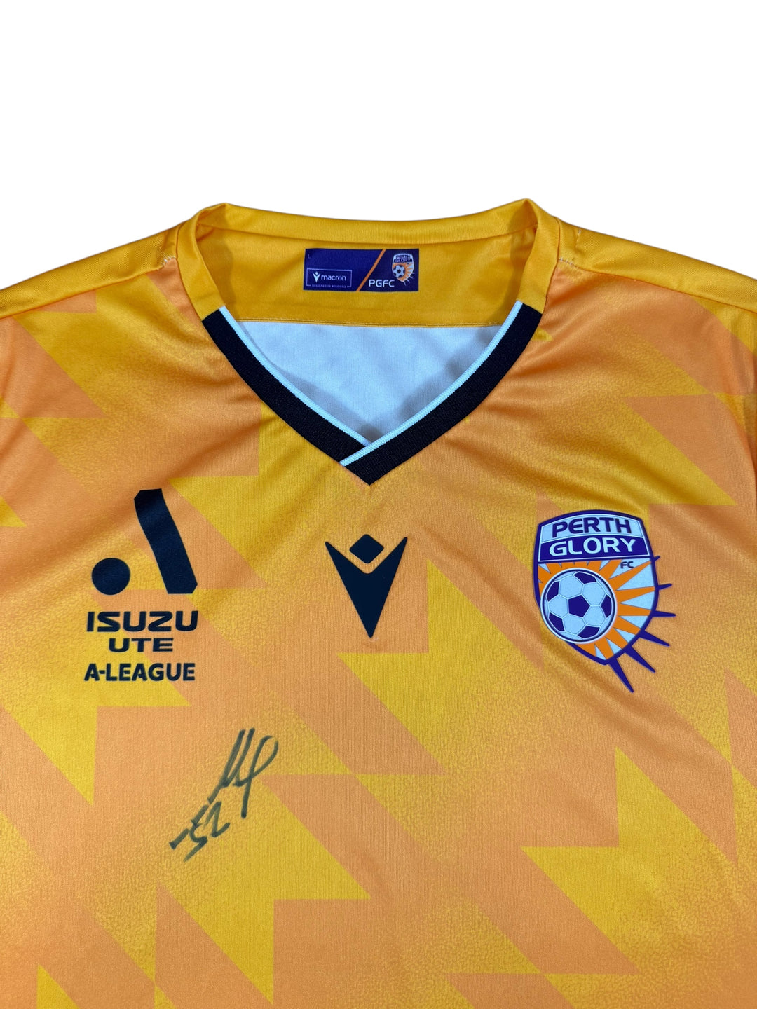 2023/24 Perth Glory Macron Football Goalkeeper Shirt Signed #25 Jaylan Pearman - 9/10 - (L)