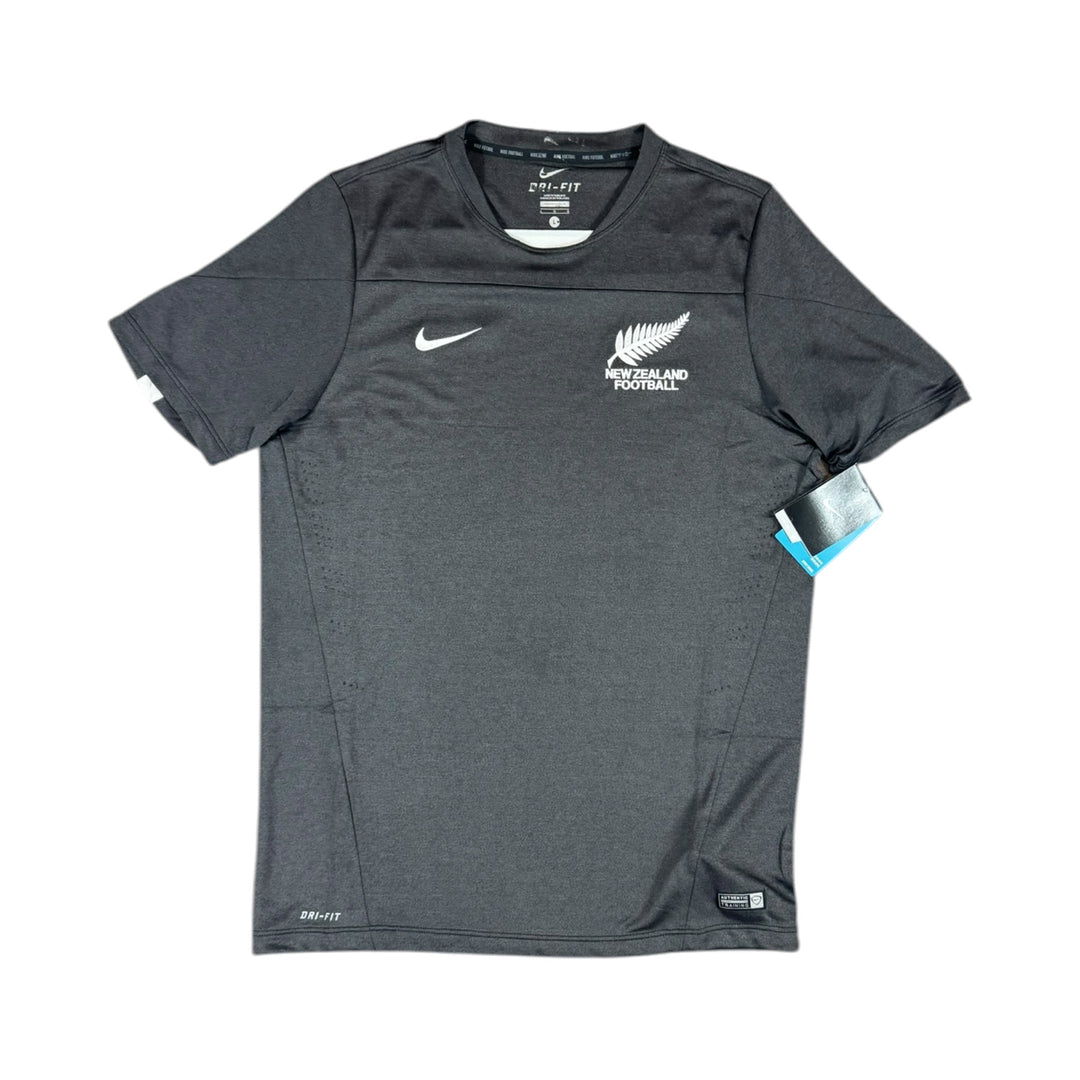 2010-11 New Zealand Training Shirt Brand New (L)