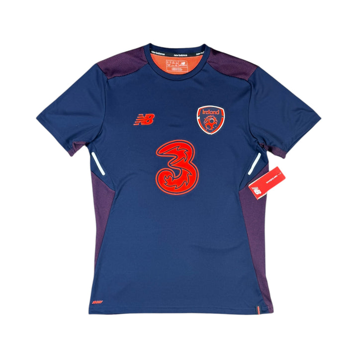 2017-18 Ireland Training Shirt Brand New (M)