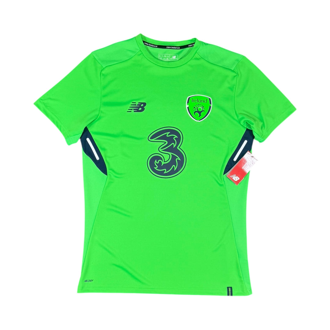 2017-18 Ireland Training Shirt Brand New (M)
